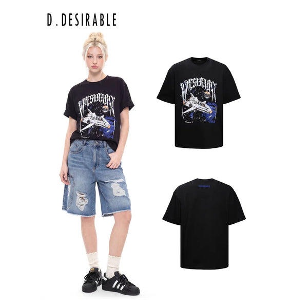 D.Desirable Interstellar Spaceship Graphic T-Shirt